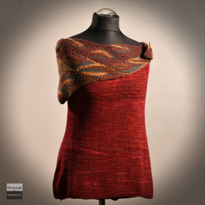 Damska tunika#ozdobny kołnierz#sezon wiosenno-letni#kołnierz spełnia funkcję ramion# zrobiona na drutach# wełna merino