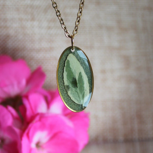 Złota jajowata zawieszka złoty wisiorek kwiat naszyjnik żywica z żywicy suszone kwiaty z kwiatami naturalne kobieca dziewczęca listek liść zielony brokat