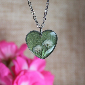 Srebrna zawieszka srebrny wisiorek kwiat naszyjnik żywica z żywicy kwiaty serce serduszko brokatowe zielone