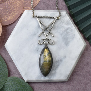 Rustykalny wisior z labradorytem Sigil Lucyfera #123