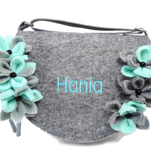 Malutka torebka z imieniem, opaska z miętowymi kwiatuszkami