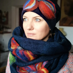 komplet wełniany granat wełna merynosy kwiaty