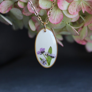 Złota zawieszka złoty wisiorek naszyjnik żywica z żywicy kwiaty z kwiatami jajowata retro naturalna delikatna dziewczęca kobieca