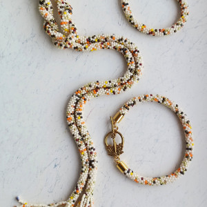 Komplet lariat i bransoletka - melanż, kremowy