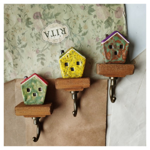 Zestaw 3 wieszaków z domkiem