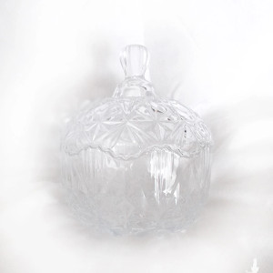 nowa cukiernica glamour, elegancka cukiernica ze szkła, szklana cukierniczka, szklana bomboniera, przezroczysta cukierniczka z pokrywką, szklana cukiernica z przykrywką, ładna cukierniczka