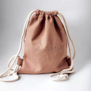 Brązowy workoplecak dla dziecka z haftem REKIN