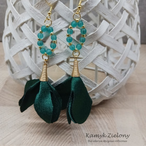Kolczyki z satynowymi kwiatkami - zielone