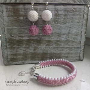 Komplet różowo-biały, bransoletka i kolczyki