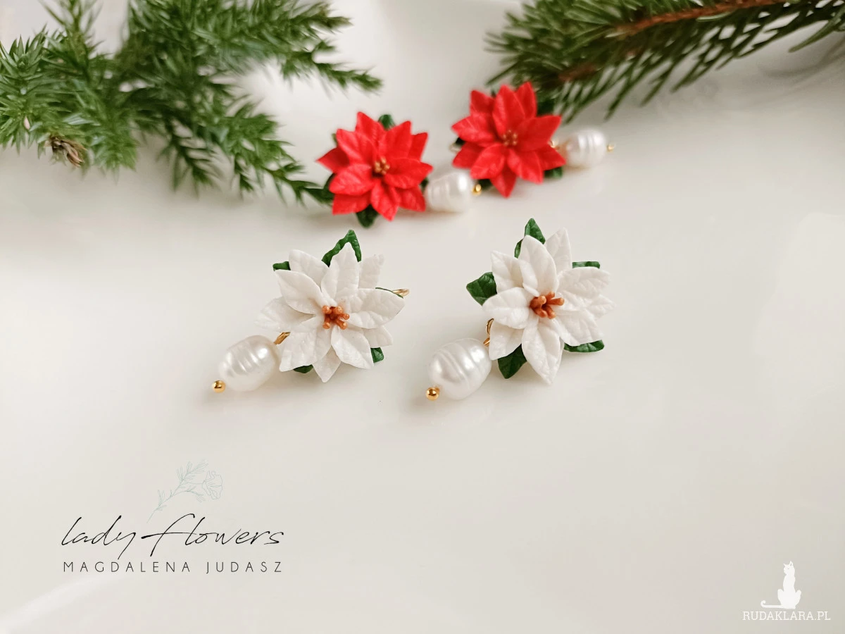 Kolczyki z białą piosencją