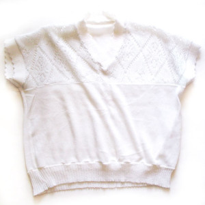 dzianinowy top, biały top, dzianinowa bluzka, biała bluzka z dzianiny, ażurowy top, ażurowa bluzeczka bez rękawów