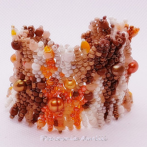 freeform orange z perłami