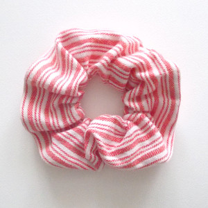bawełniana gumka do włosów, scrunchie w paski, biało czerwona ozdoba do włosów, czerwona gumka,czerwone skrunczi do włosów, boho skranczi
