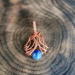 Miedziany wisior z lapis lazuli