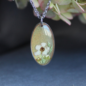 Srebrna zawieszka srebrny wisiorek naszyjnik żywica z żywicy kwiaty z kwiatami jajowata retro naturalna delikatna dziewczęca kobieca