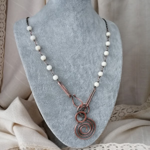 Komplet miedziany z białym koralem