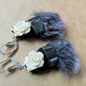 kolczyki róże z futrem lekkie