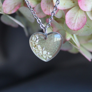 Srebrna zawieszka srebrny wisiorek kwiat naszyjnik żywica z żywicy suszone kwiaty dziewczęcy kobiecy  serce serduszko dzika marchew brokatowa