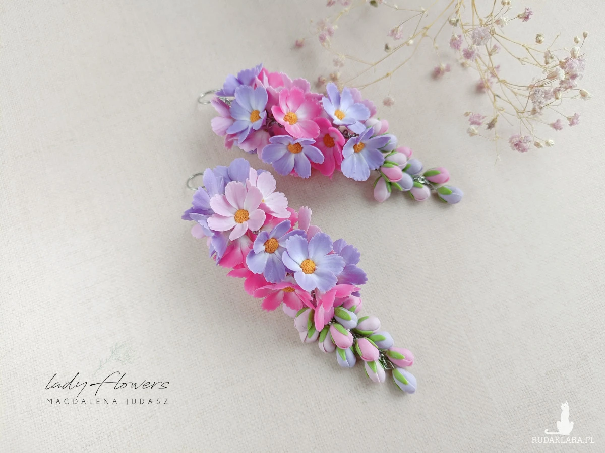 Długie kolczyki z kwiatami kosmosu