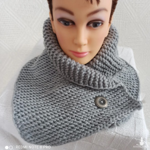 Szary komin zapinany