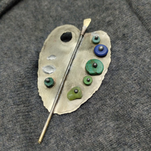 Paleta malarska w turkusach - broszka