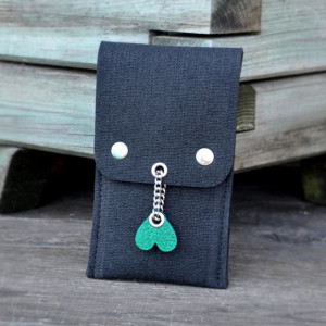 Etui na długopisy i ołówki - czarne z zielonym sercem