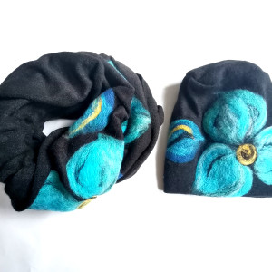 komplet wełniany czarny wełna merynosy kwiaty