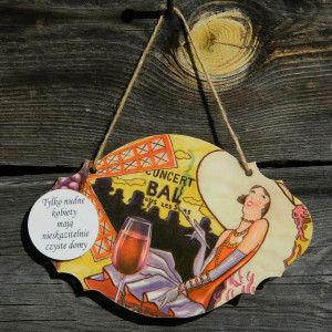 Tylko nudne kobiety mają nieskazitelnie czyste domy, Prezent do kuchni na parapetówkę, Tabliczka z hasłem do powieszenia, Dekoracja do domu, kobieta i wino, Wesoły prezent dla przyjaciółki