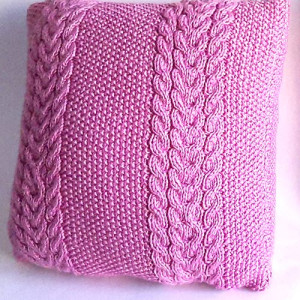 49. poszewka na poduszkę wykonana na drutach