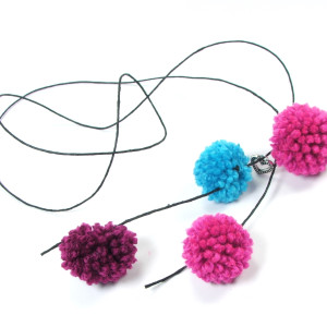 Pompon kolory długi lekki kulki naszyjnik