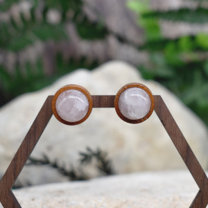 Drewniane kolczyki sztyfty z kamieniem / różowy kwarc #135
