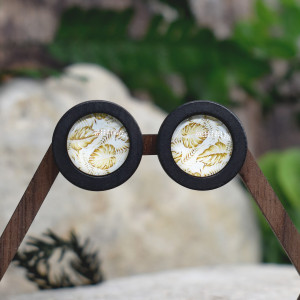 Drewniane kolczyki sztyfty z kaboszonami z grafiką #169