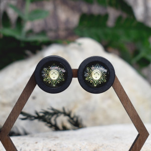 Drewniane kolczyki sztyfty z kaboszonami z grafiką #171