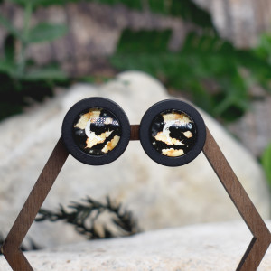 Drewniane kolczyki sztyfty z kaboszonami z grafiką #172