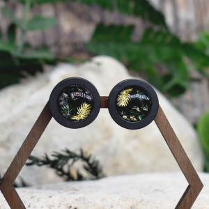 Drewniane kolczyki sztyfty z kaboszonami z grafiką #173