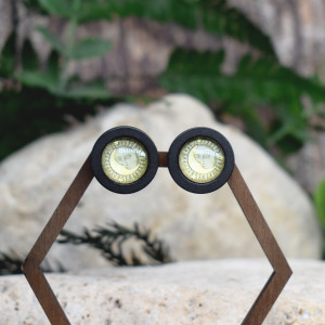 Drewniane kolczyki sztyfty z kaboszonami z grafiką #184