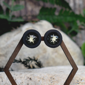 Drewniane kolczyki sztyfty z kaboszonami z grafiką #218