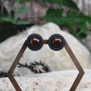 Czarne drewniane kolczyki sztyfty kameleon #226