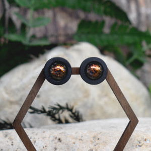 Czarne drewniane kolczyki sztyfty kameleon #229