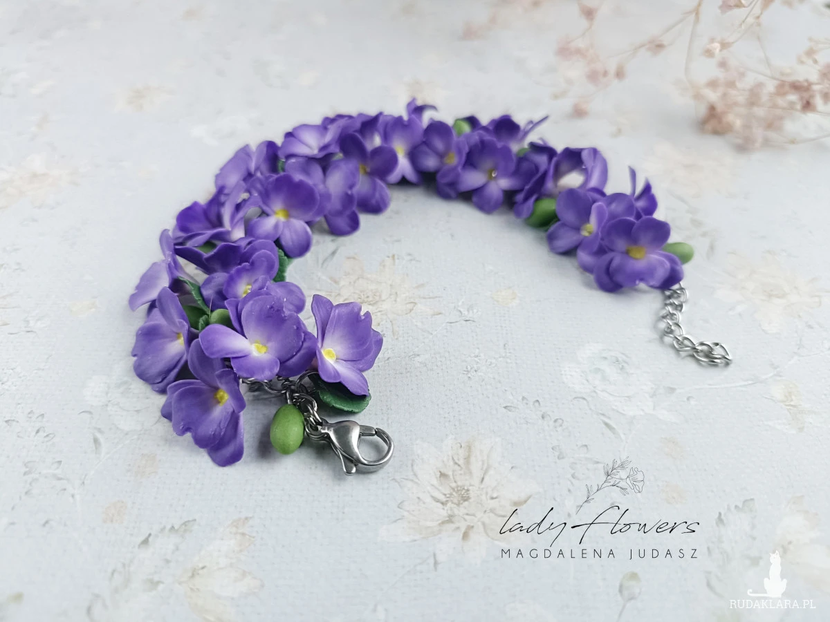 Bransoletka z fiołkami