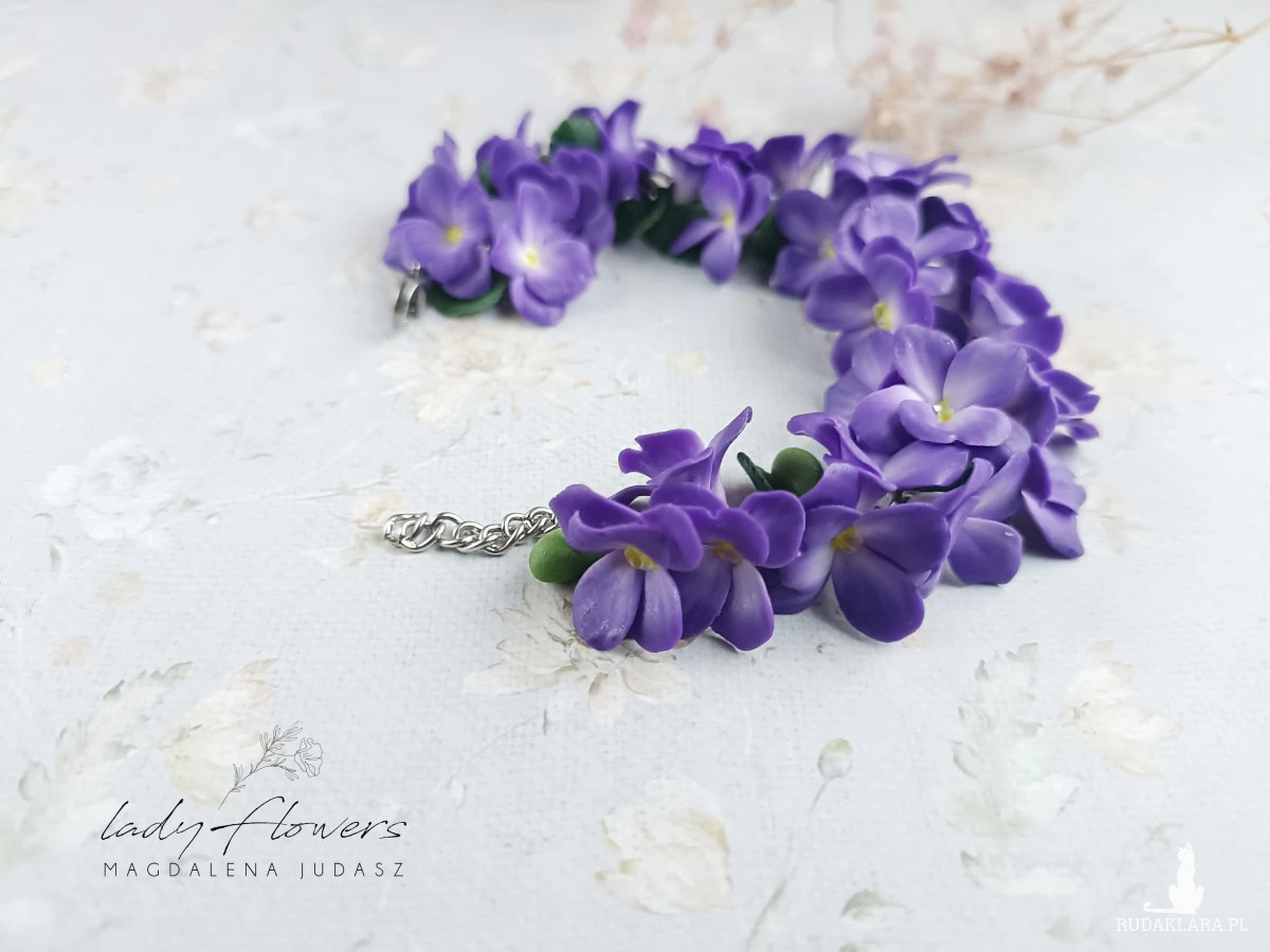 Bransoletka z fiołkami