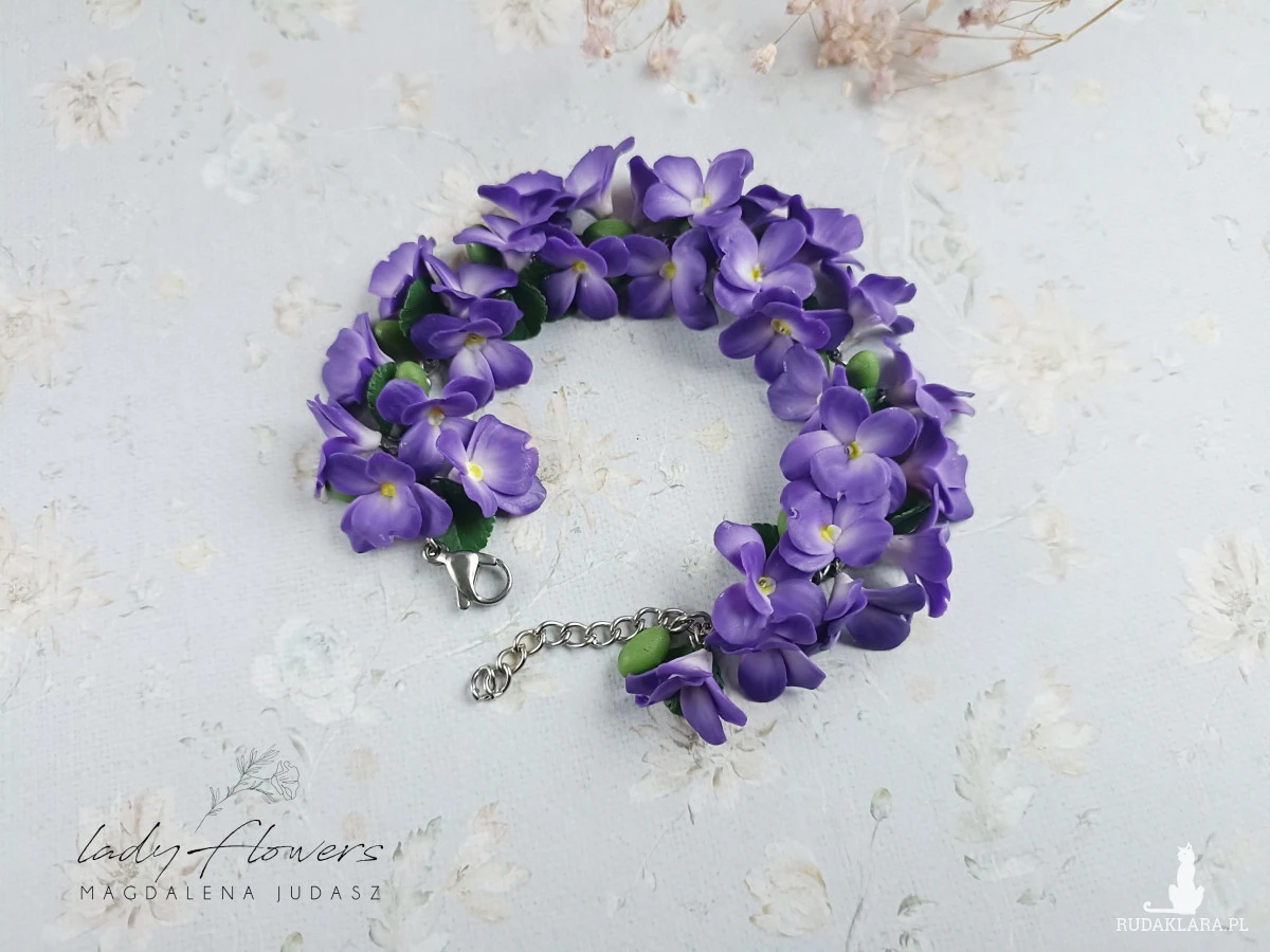 Bransoletka z fiołkami