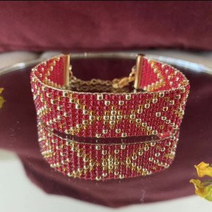 Bransoletka z koralików toho-cosmored