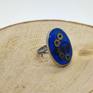 Steampunk - pierścionek z żywicy, elementy z zegarka.