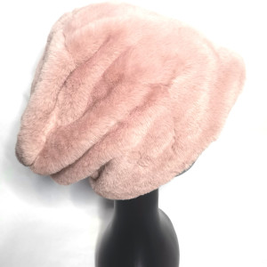Czapka futrzana róż pudrowy