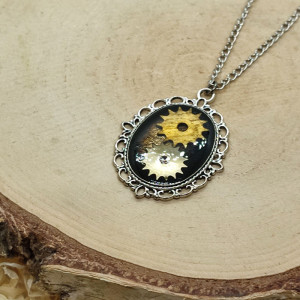 Steampunk - wisiorekz żywicy, elementy z zegarka