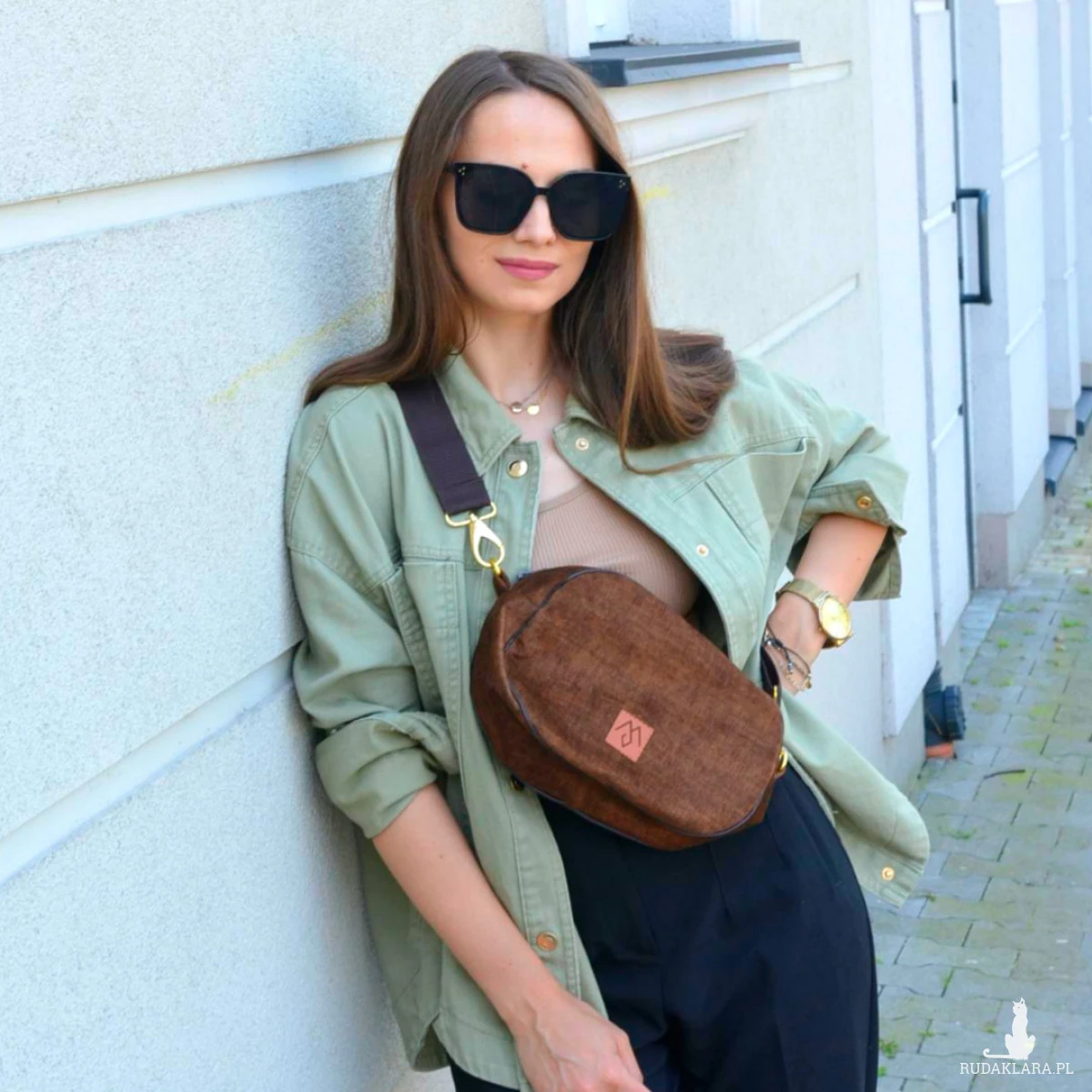 Torba listonoszka z weluru tapicerskiego "Mili Boxy Bag" - brązowa