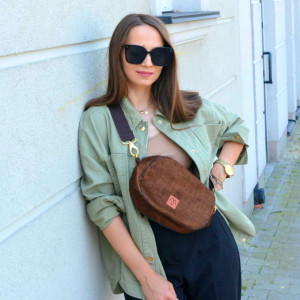 Torba listonoszka z weluru tapicerskiego "Mili Boxy Bag" - brązowa