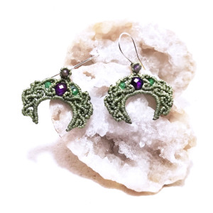 LUNULE ametyst szmaragd kolczyki symbol Słowiański księżyc srebro 925 Delfina Dolls mikro makrama