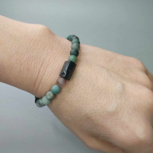 Bransoletka ochronna z turmalinem i agatem indyjskim.